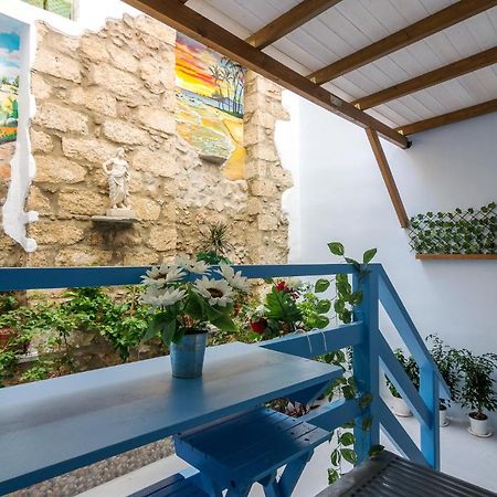 Wonderful Renovated Apartment With Private Patio Atény Exteriér fotografie