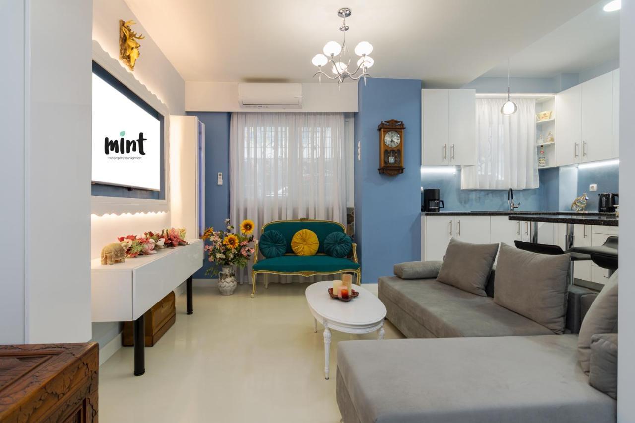 Wonderful Renovated Apartment With Private Patio Atény Exteriér fotografie