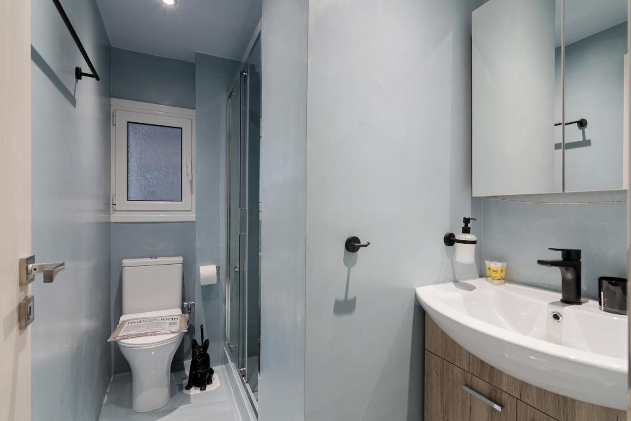 Wonderful Renovated Apartment With Private Patio Atény Exteriér fotografie
