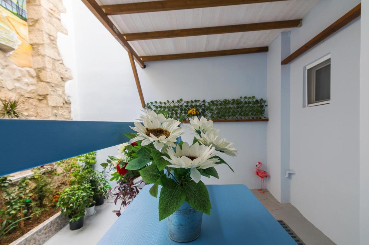 Wonderful Renovated Apartment With Private Patio Atény Exteriér fotografie